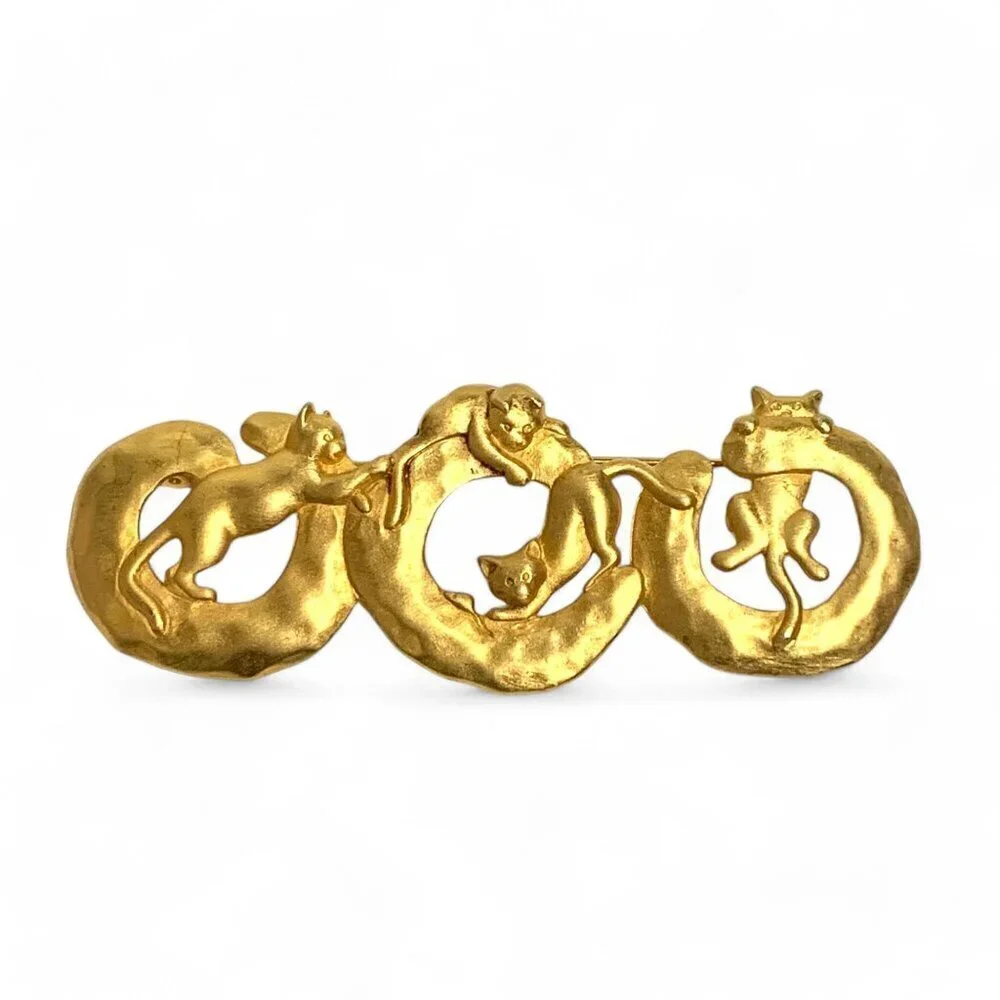 Vintage Gold Tone Cat Pin Four Cats Playing 3